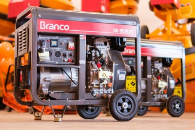 Gerador a diesel Branco gerador a diesel branco